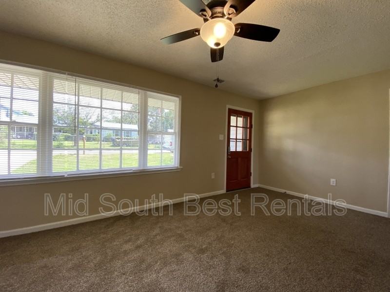 12500 Packer Dr - Photo 2 of 8