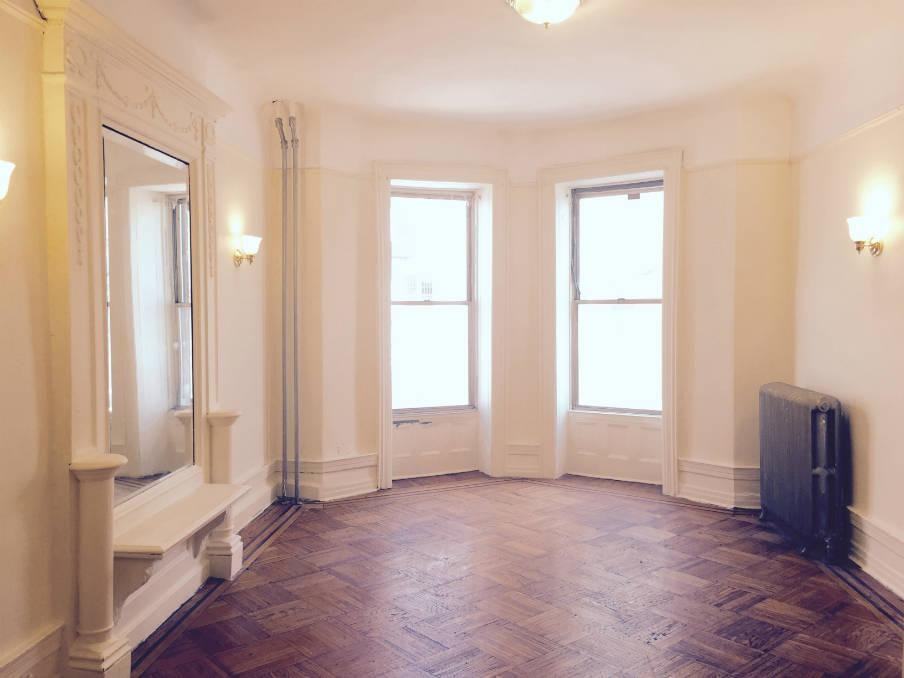 856 Lincoln Pl #1 - Photo 2 of 8