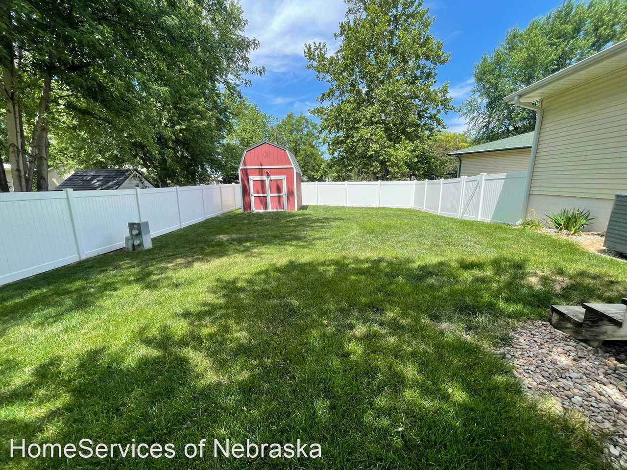 800 Prairie Ct - Photo 2 of 43
