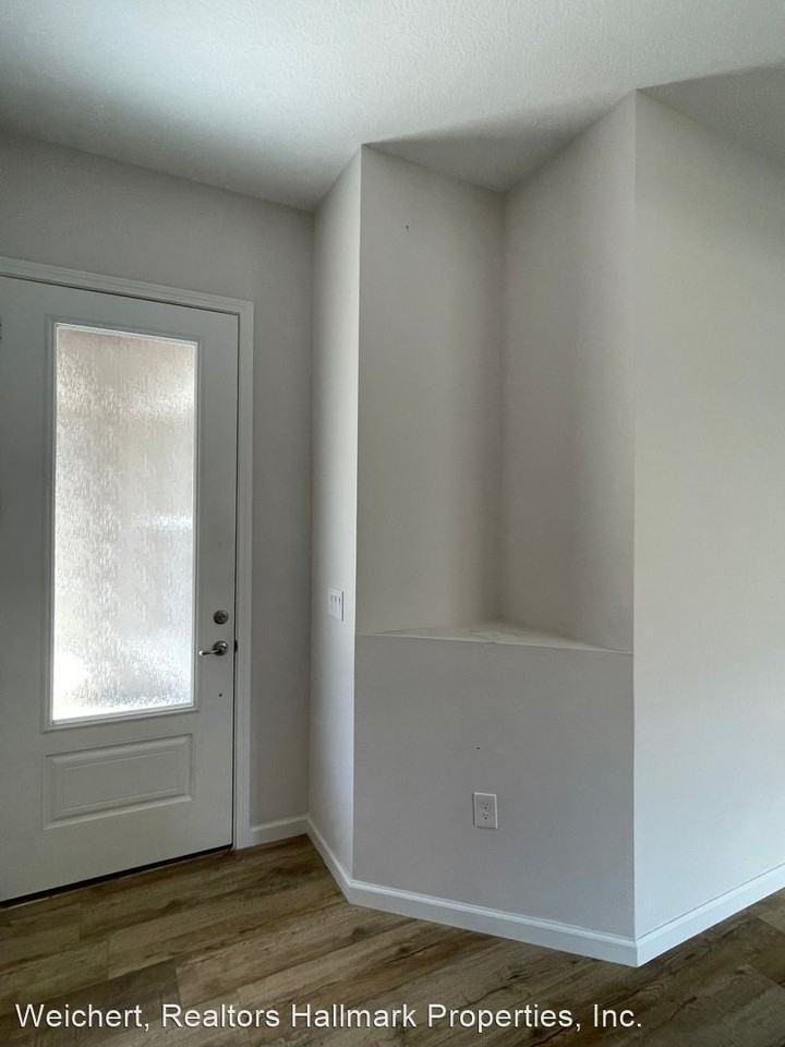 3293 Bailey Ann Dr - Photo 2 of 20