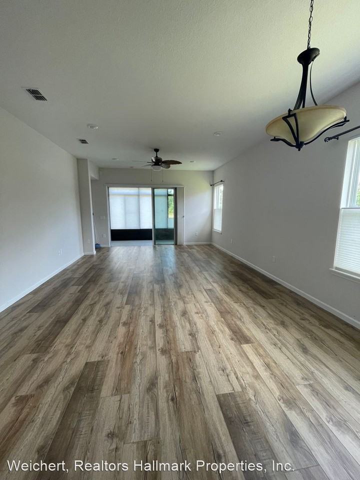 3293 Bailey Ann Dr - Photo 3 of 20