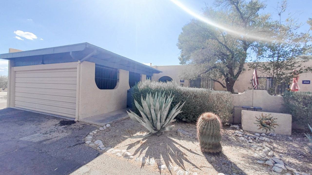 4700 N Calle Lampara - Photo 2 of 13