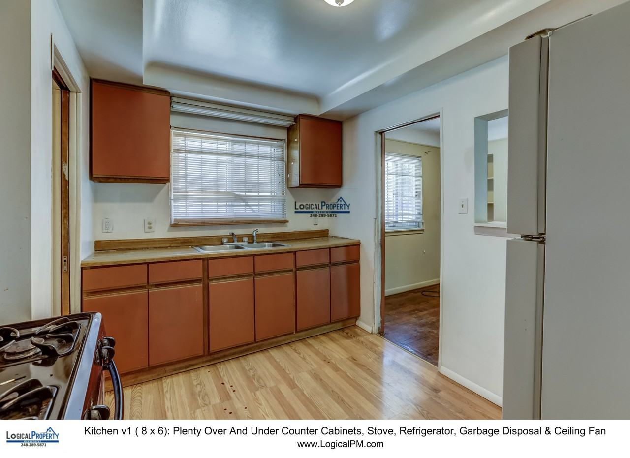 21540 Pembroke Ave - Photo 2 of 9