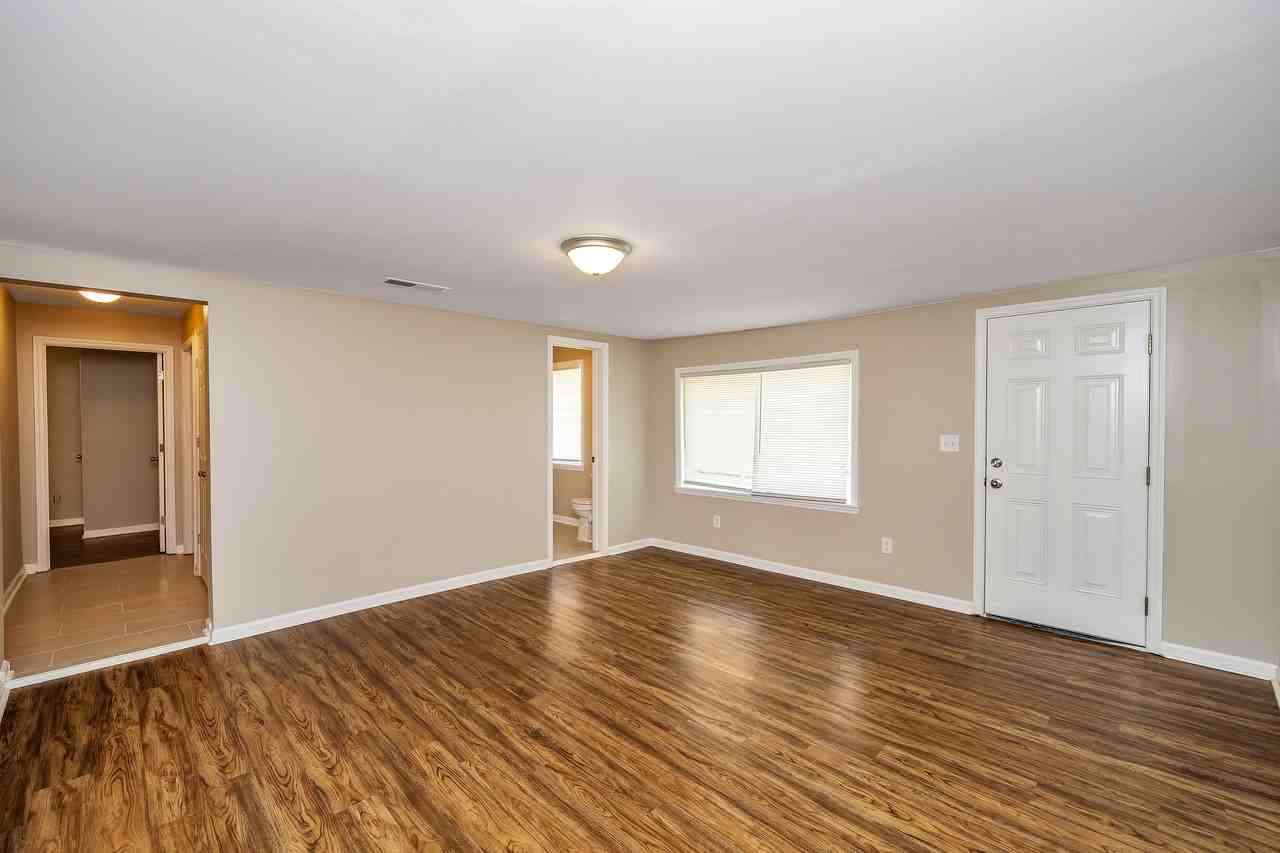 5652 Boling Rd - Photo 2 of 5