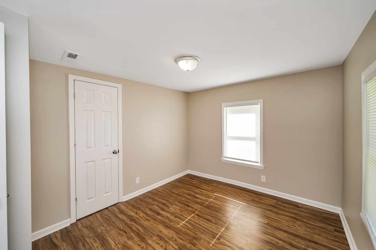 5652 Boling Rd - Photo 3 of 5