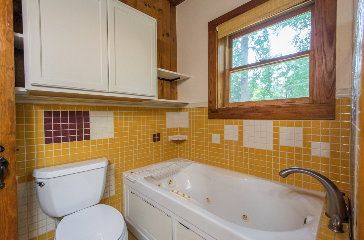 117 Lake Dr - Photo 3 of 4