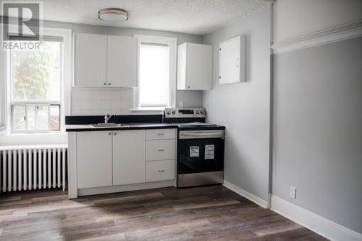 411 Spadina Rd #2 - Photo 3 of 8