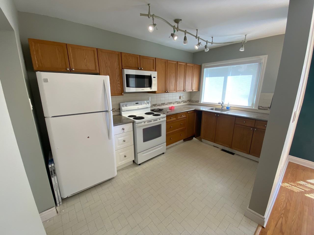 35 Bellhaven Rd - Photo 3 of 10