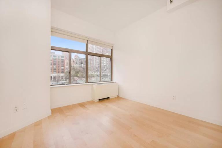 90 Washington St #20N - Photo 3 of 10