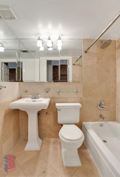 E 13th St #3G - Photo 7 of 7