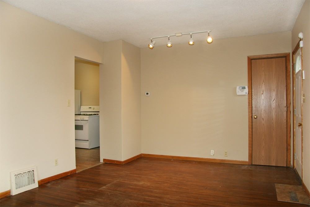 4014 Fremont Ave N - Photo 3 of 8