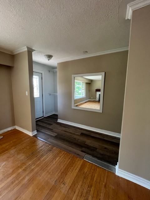 134 North Street West - Photo 3 of 12