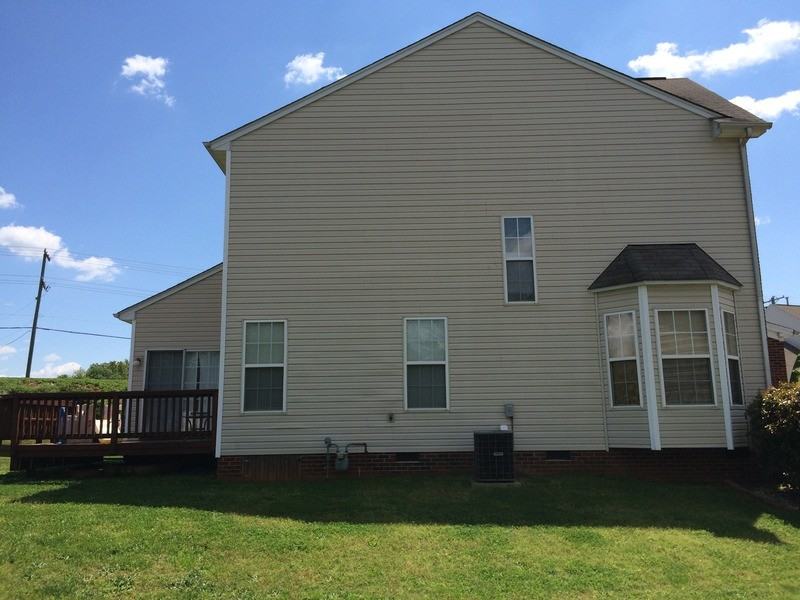 305 Londonderry Ct - Photo 2 of 19