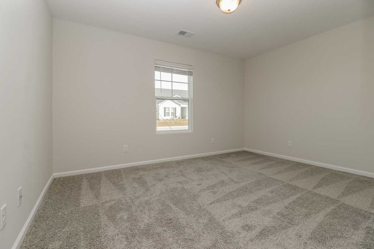 65 Laura Ct - Photo 6 of 13