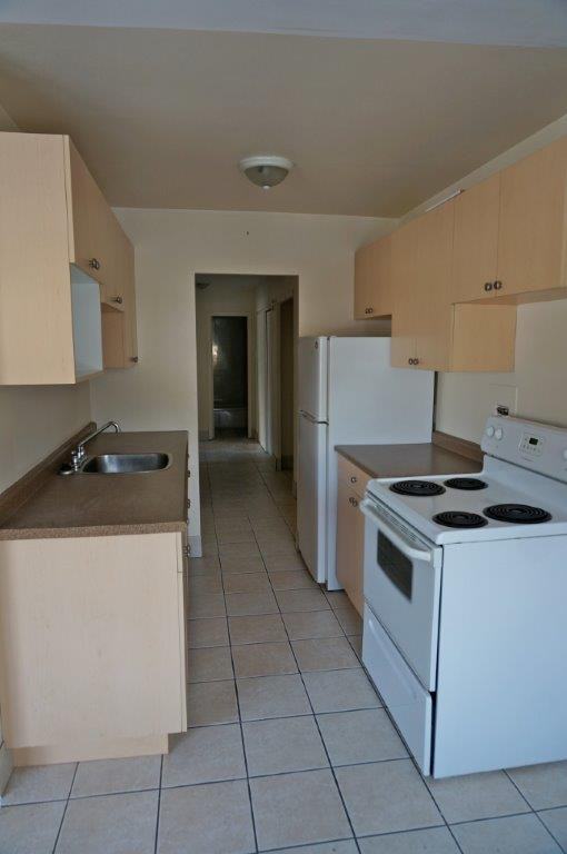 571 Wardlaw Avenue ##32 - Photo 3 of 8