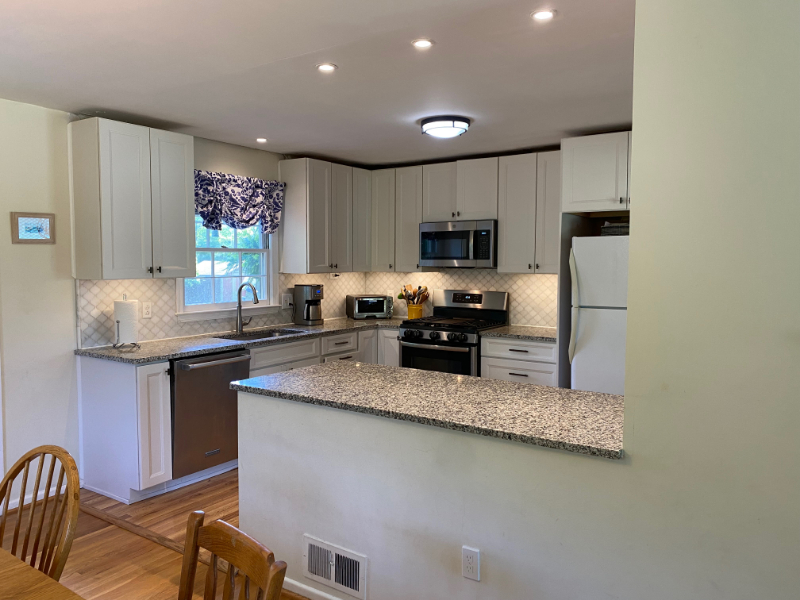 1218 Falster Rd - Photo 2 of 13