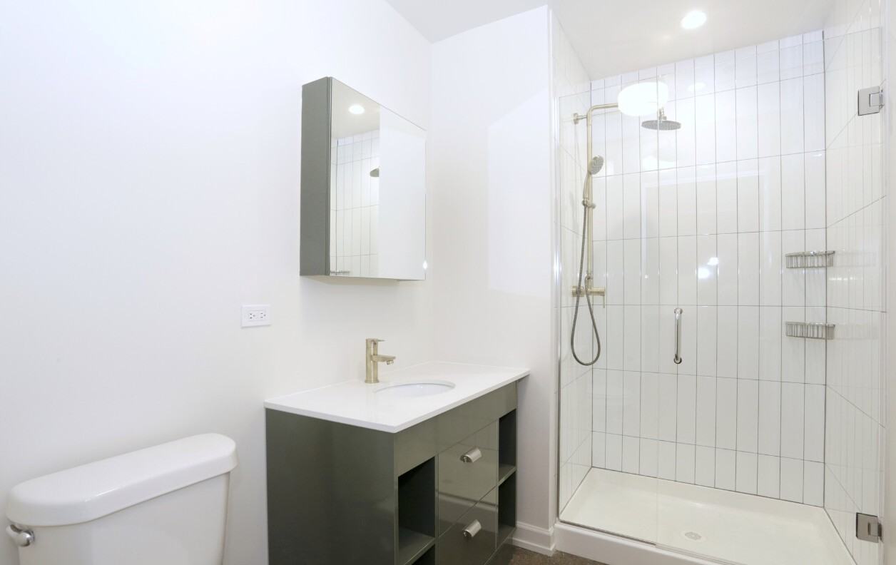 108 W Chicago Ave - Photo 5 of 14