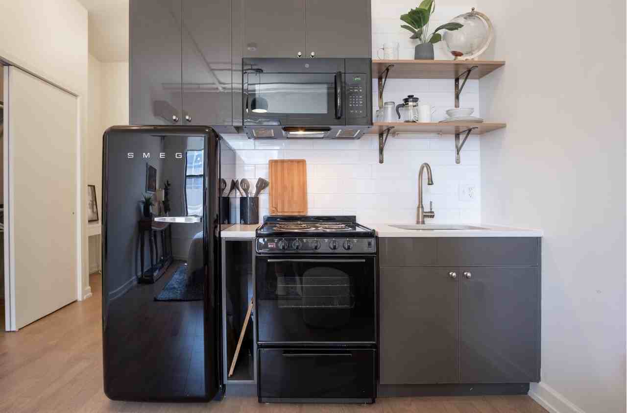 108 W Chicago Ave - Photo 4 of 14