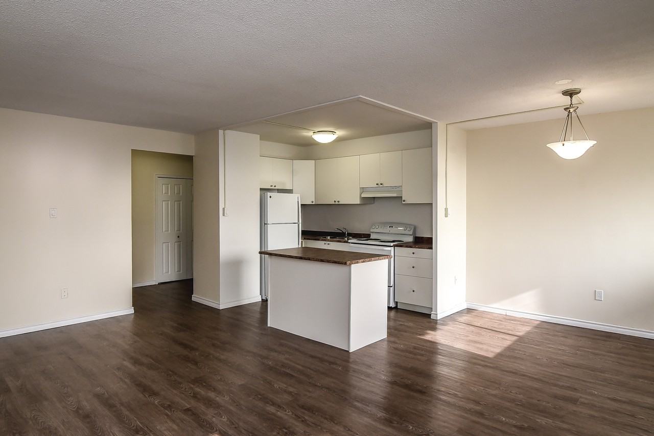Fontainebleau Apartments - Photo 2 of 13