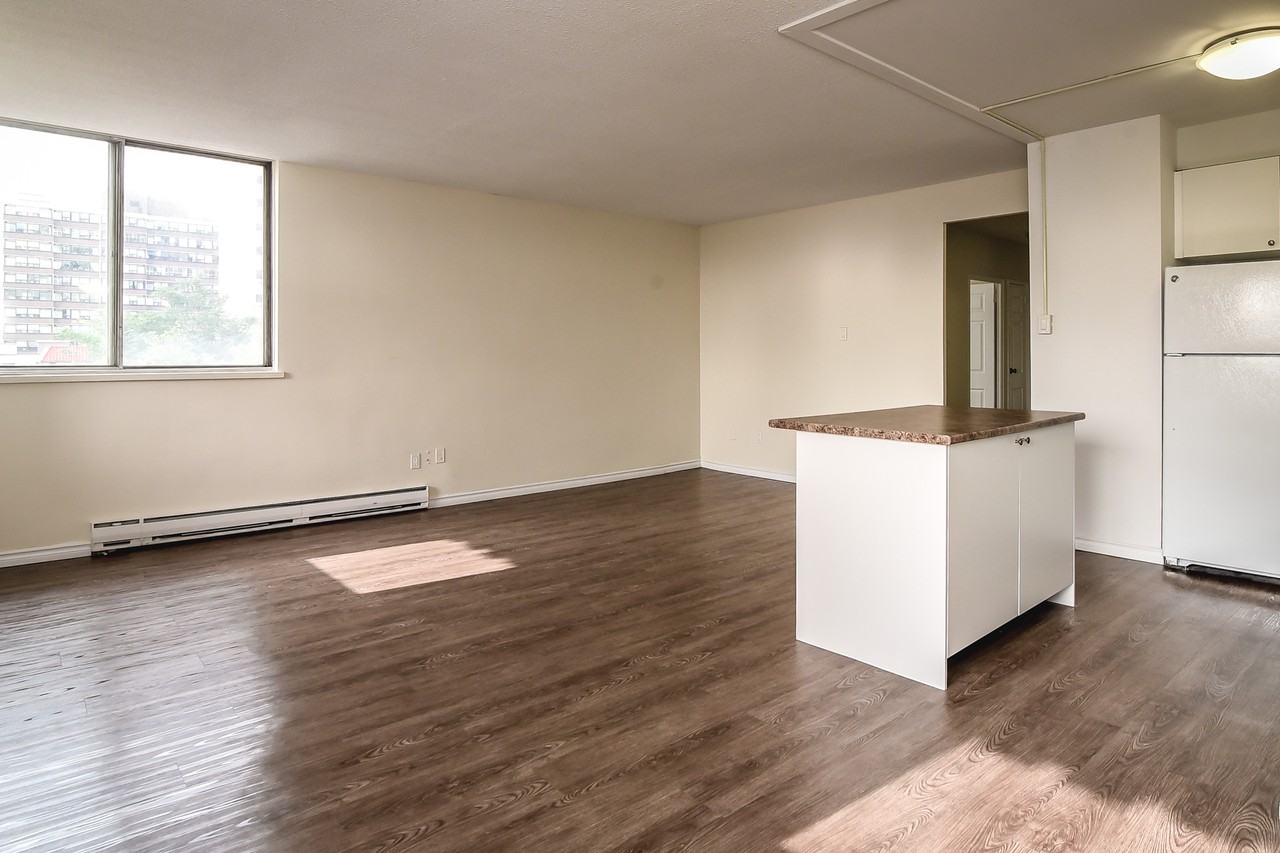 Fontainebleau Apartments - Photo 3 of 13