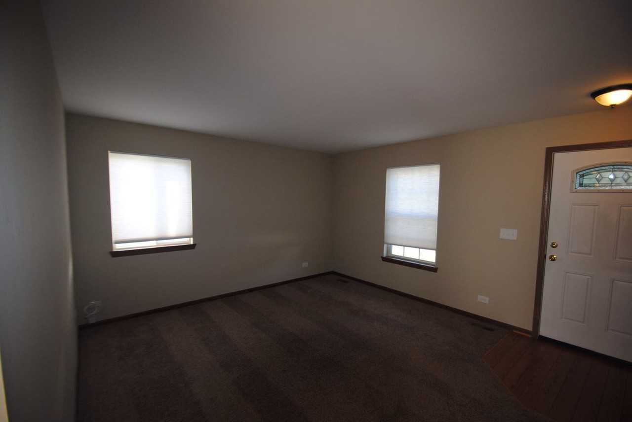 379 E Springwood Ct - Photo 2 of 8