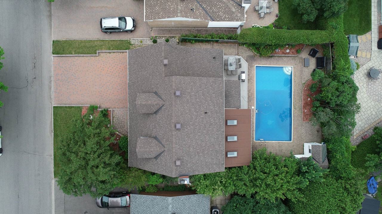 2102 Grafton Crescent - Photo 2 of 45