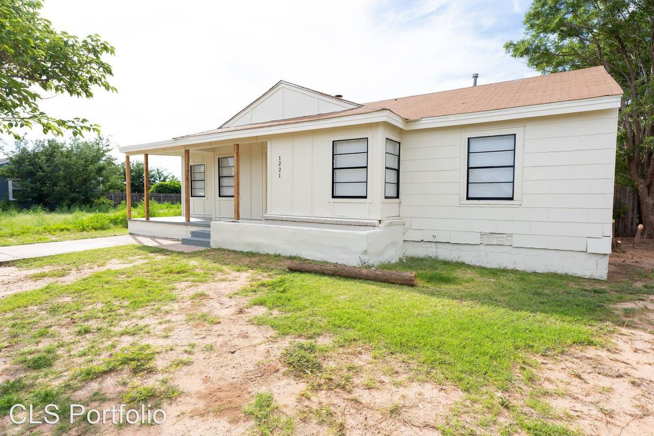 1221 E Cowden Ave - Photo 3 of 11