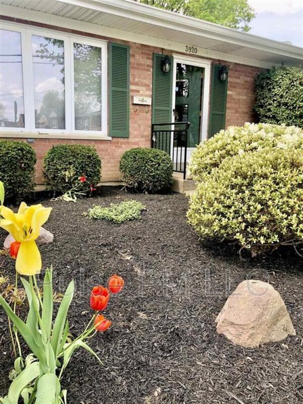 3920 Lloyd Ave - Photo 6 of 17