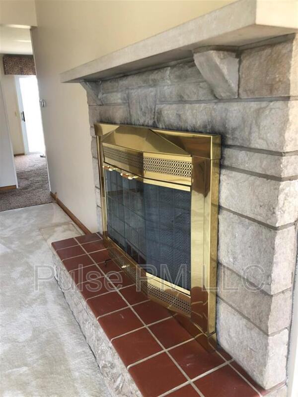 3920 Lloyd Ave - Photo 7 of 17