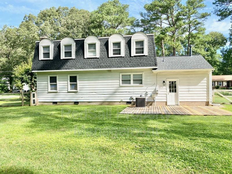 318 Sharon Dr - Photo 2 of 22