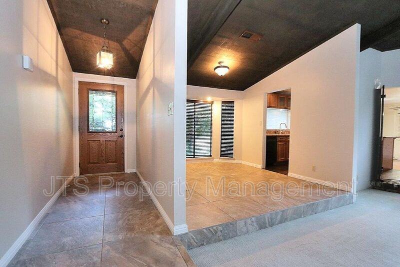 1060 Sand Bar Cir - Photo 5 of 50