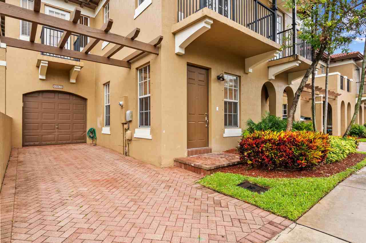 6859 Julia Gardens Drive - Photo 2 of 30