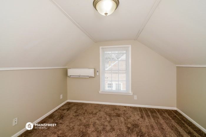 1014 Rosemary Dr - Photo 3 of 18