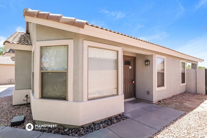 1815 E Hamel Way - Photo 3 of 16