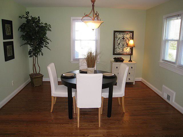 11110 Midvale Rd - Photo 3 of 48