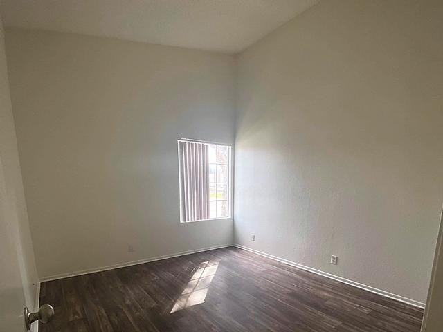 251 S Walnut Ave - Photo 5 of 7