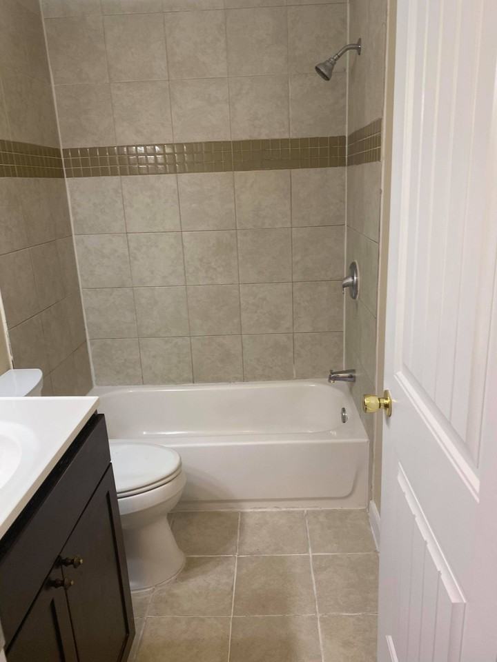 414 Laredo St #1 - Photo 5 of 11