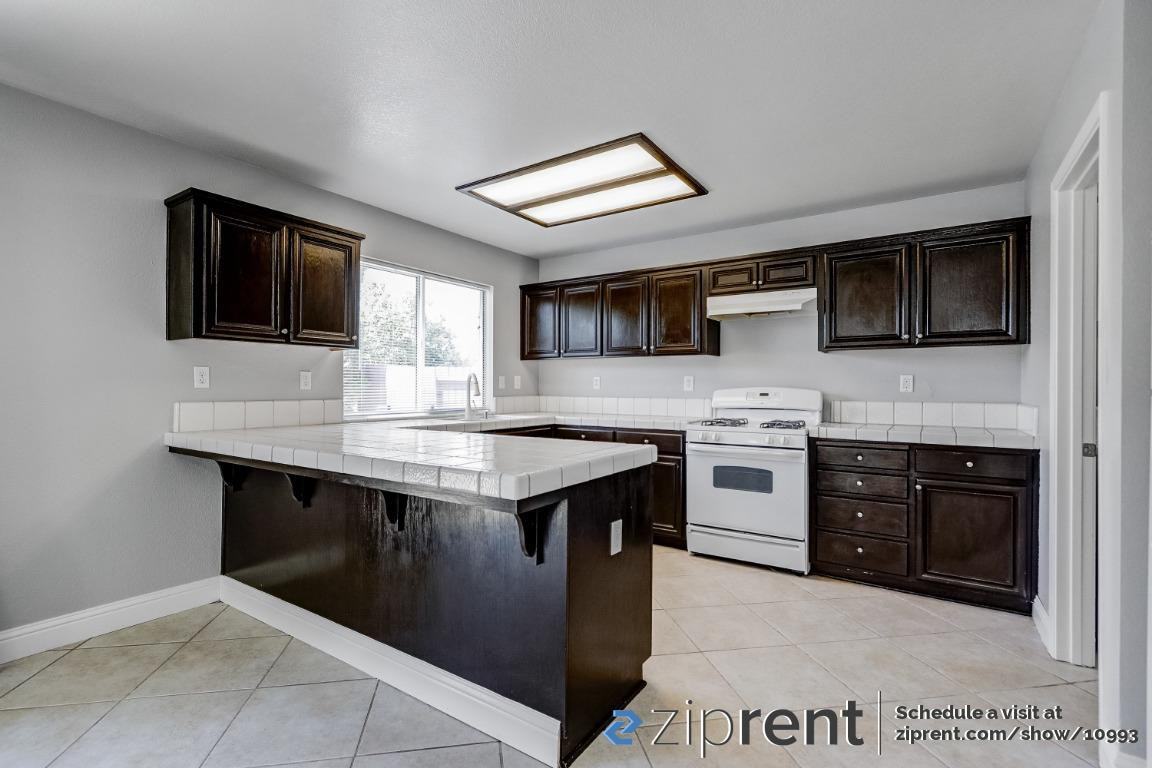 2210 Picasso Way - Photo 2 of 19