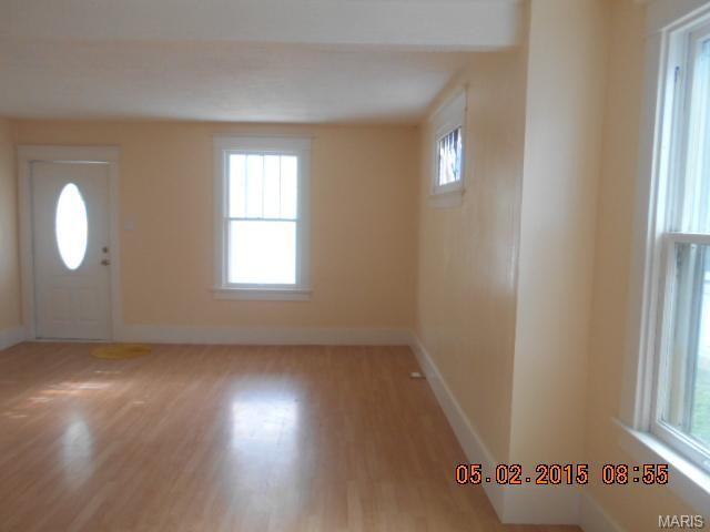 8932 Tudor Ave - Photo 3 of 10