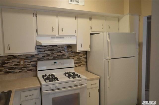 81 Rocky Point Yaphank Rd - Photo 3 of 10