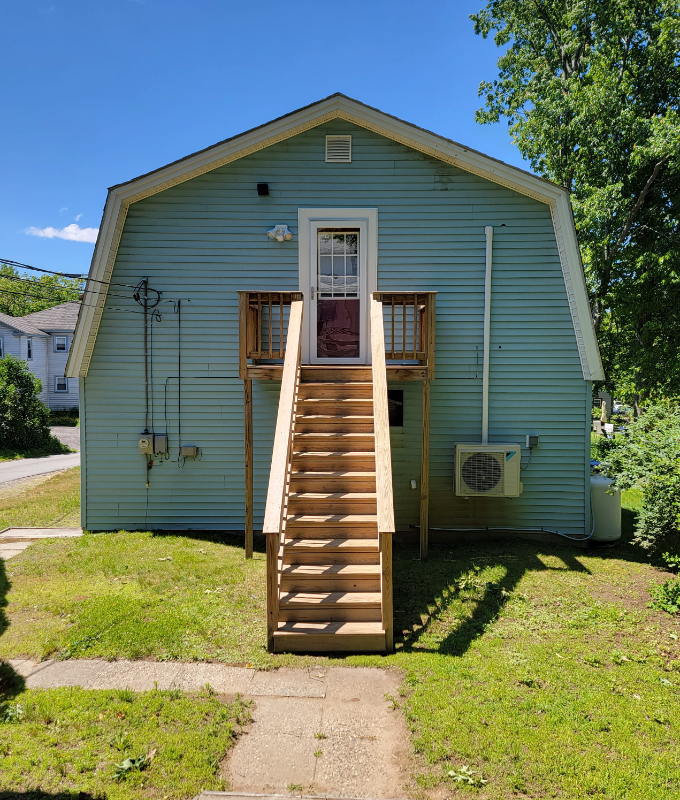 32 Oak St #A - Photo 2 of 13