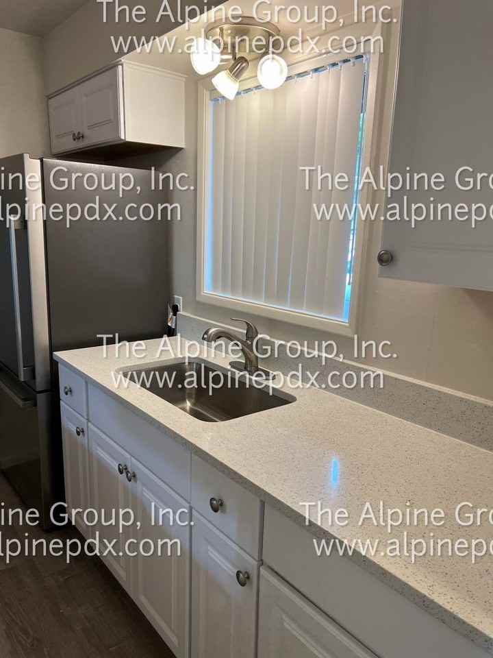 10904 Ne Broadway - Photo 3 of 27