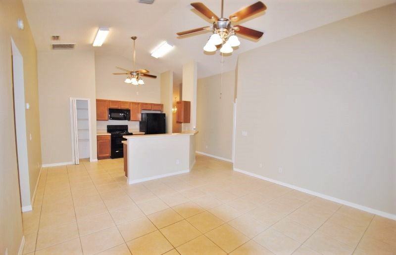 824 Sedgewood Cir - Photo 3 of 17