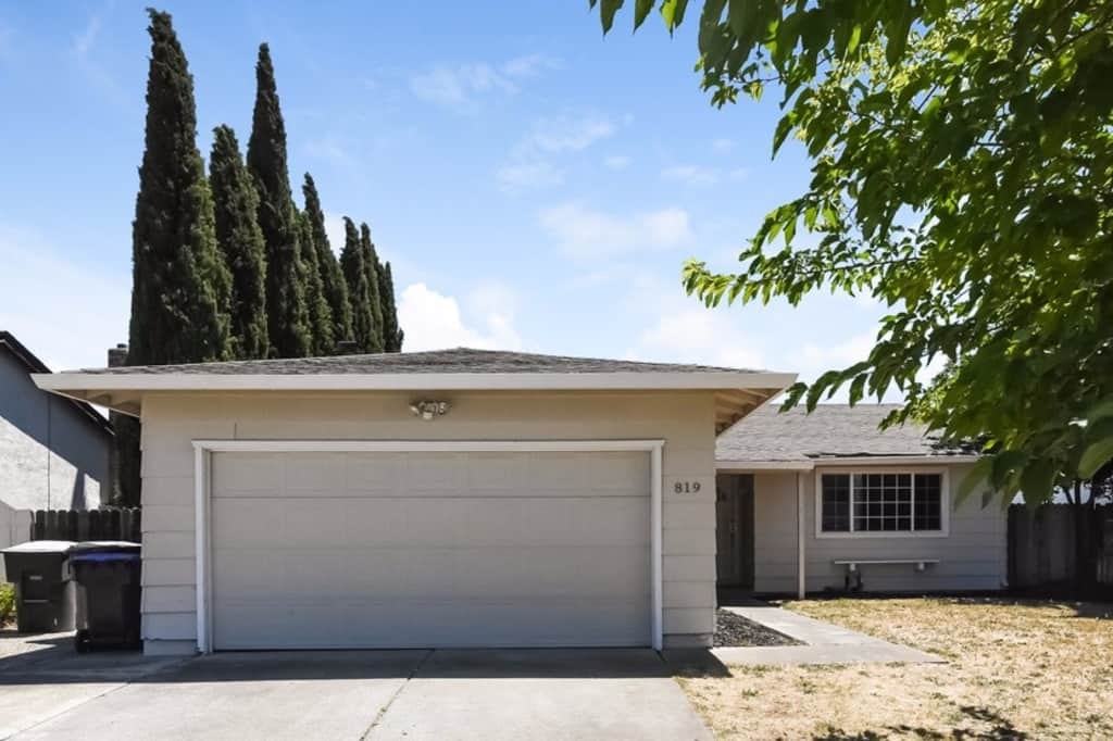 819 Scaup Ln - Photo 3 of 26