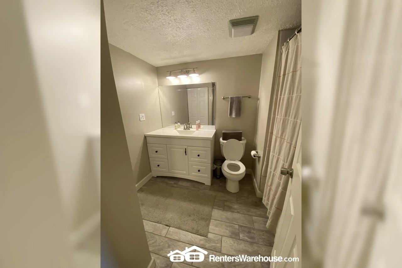 7948 Tower Bridge Dr - Photo 3 of 8