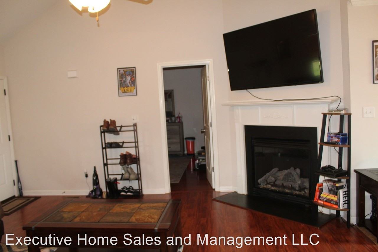 200 Labrador Ct - Photo 3 of 15