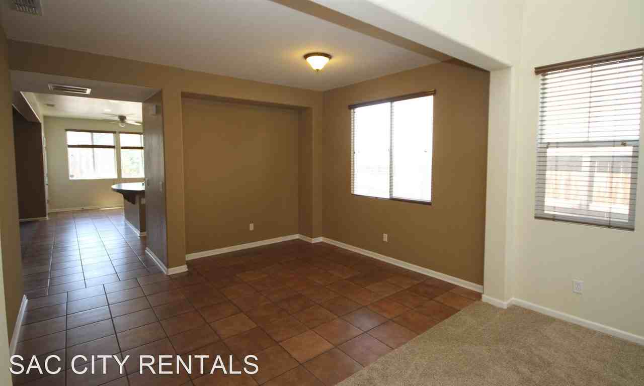 5325 Hirsch Cir - Photo 3 of 18