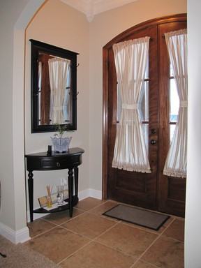 305 N Hampton St - Photo 2 of 13