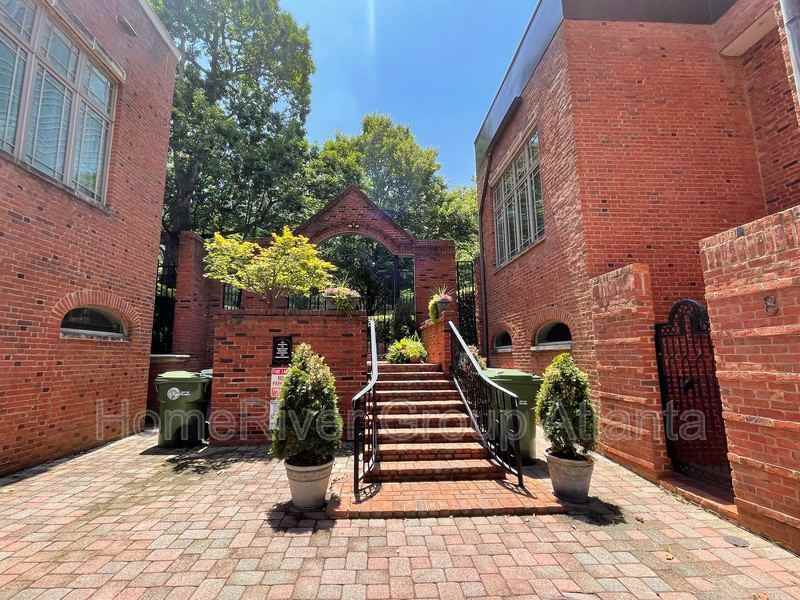 8 Pritchard Way Ne - Photo 3 of 48