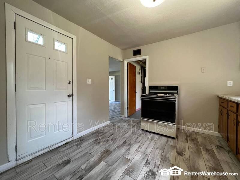 1914 10th St - Photo 6 of 12
